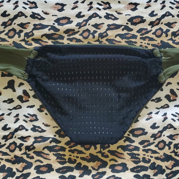 Reversible Mesh bottom - Picture 3 of 4